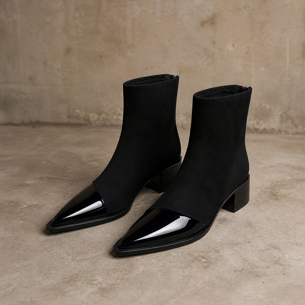 Rikke Dark Brown Suede Boots with Glossy Details Sort front view — view 2